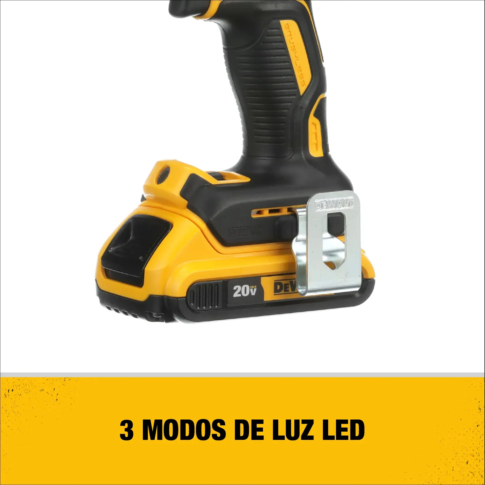 Vista en primer plano de la parte inferior de una herramienta eléctrica inalámbrica DEWALT de 20V mostrando el mango, el compartimento de la batería y el clip metálico para cinturón. La imagen incluye una banda amarilla con el texto '3 modos de luz LED' en español.