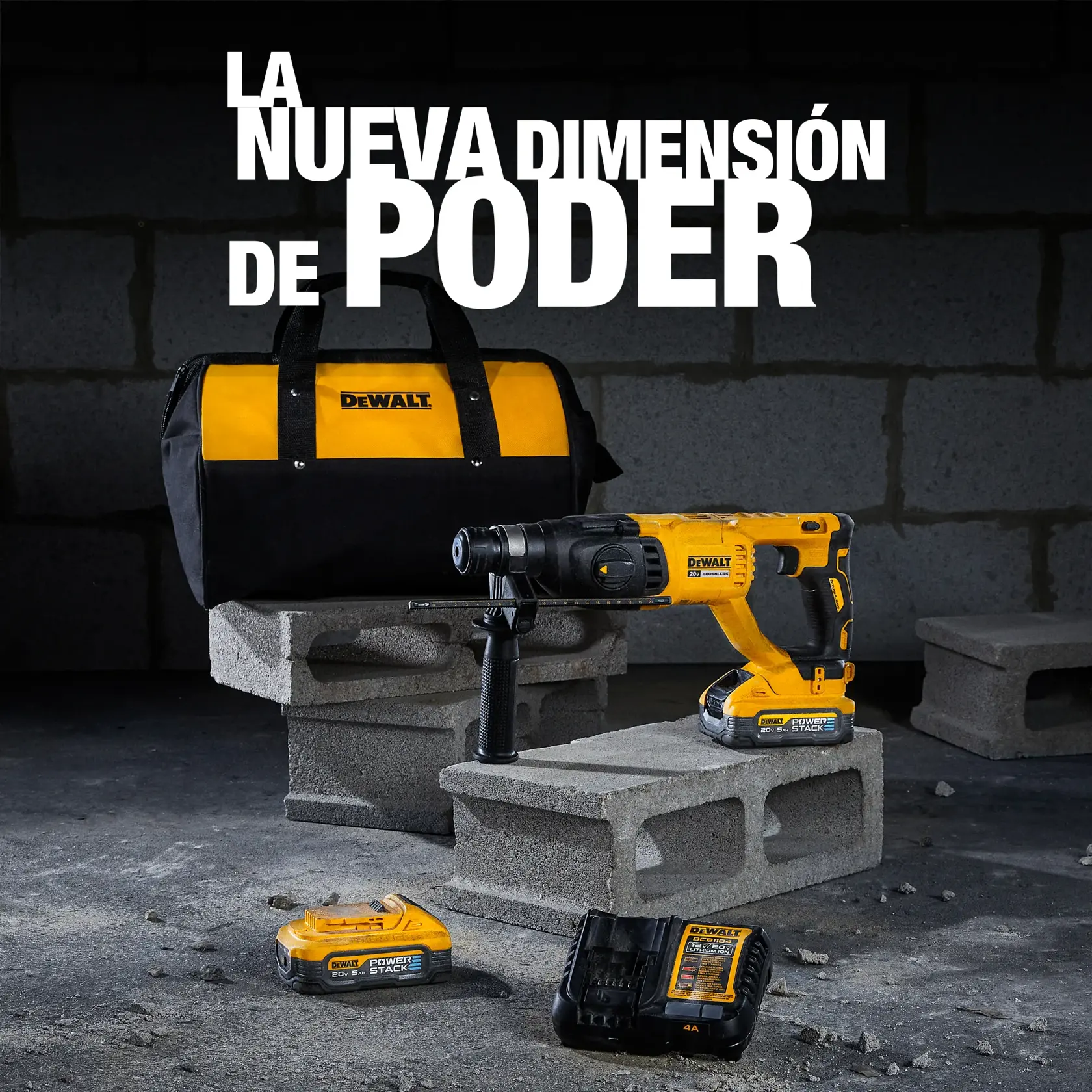 Kit de taladro DEWALT con bolsa, batería y cargador sobre bloques. Texto: La nueva dimensión de poder.