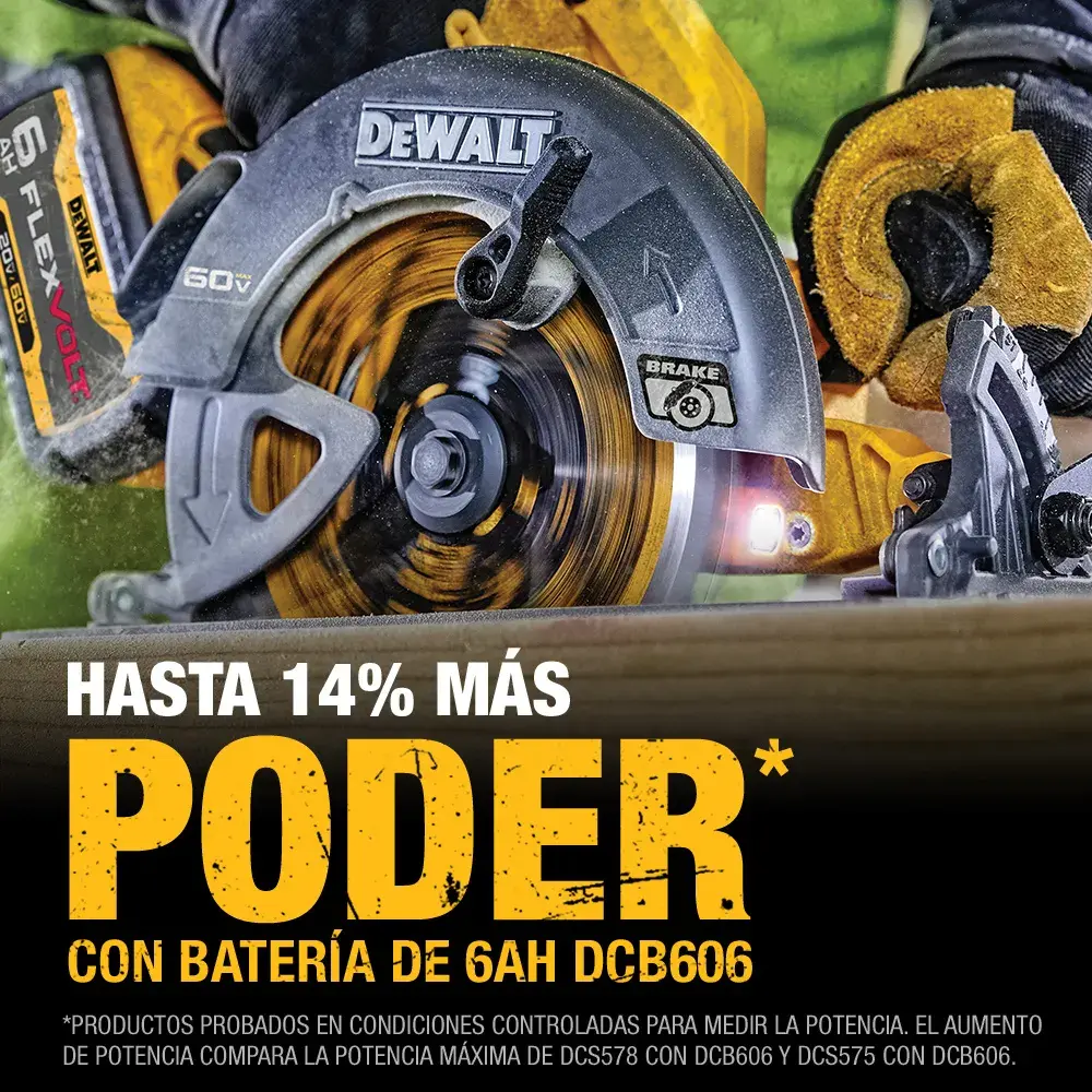 Imagen promocional mostrando una sierra circular DEWALT en uso. El texto resalta hasta un 14% más de poder con la batería DCB606 de 6Ah. Información adicional sobre las condiciones de medición de potencia y la comparación de baterías aparece en la parte inferior.