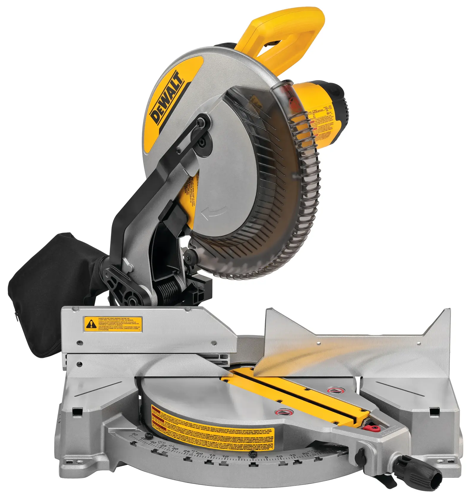 Una sierra de inglete compuesta DEWALT DWS715 con mango amarillo, bolsa para polvo y base de corte ajustable. La herramienta está diseñada para cortes precisos en ángulo y tiene advertencias de seguridad en la base metálica.